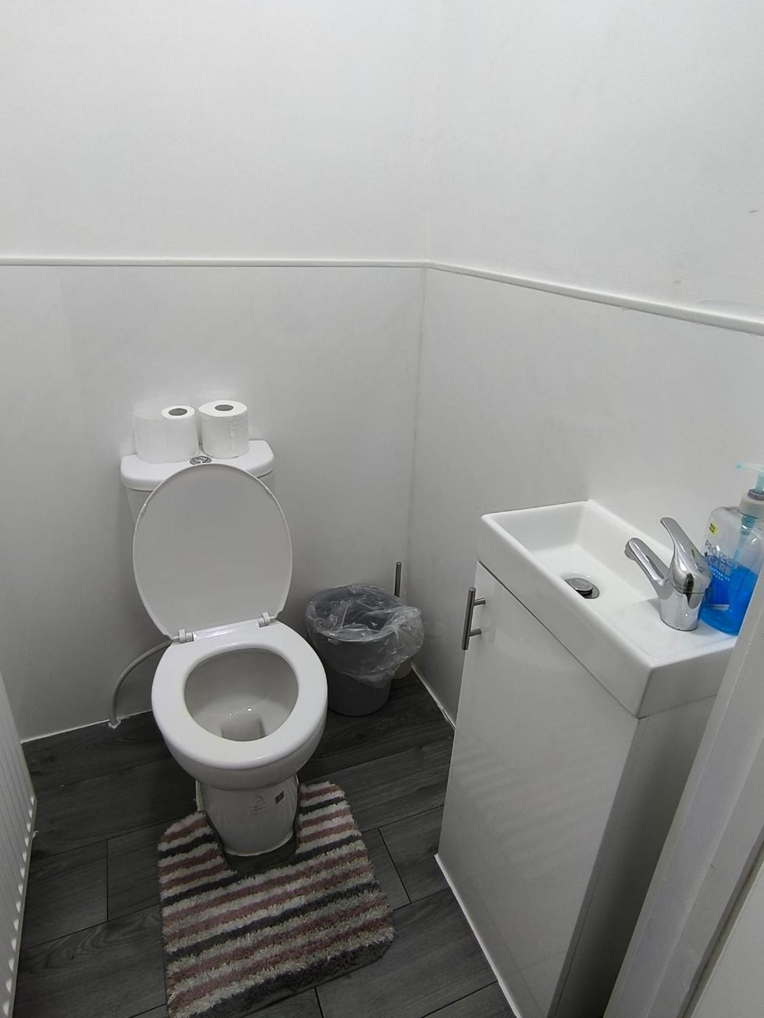 Spacious Full Home - Perfect For Families & Groups Oldbury  Bagian luar foto